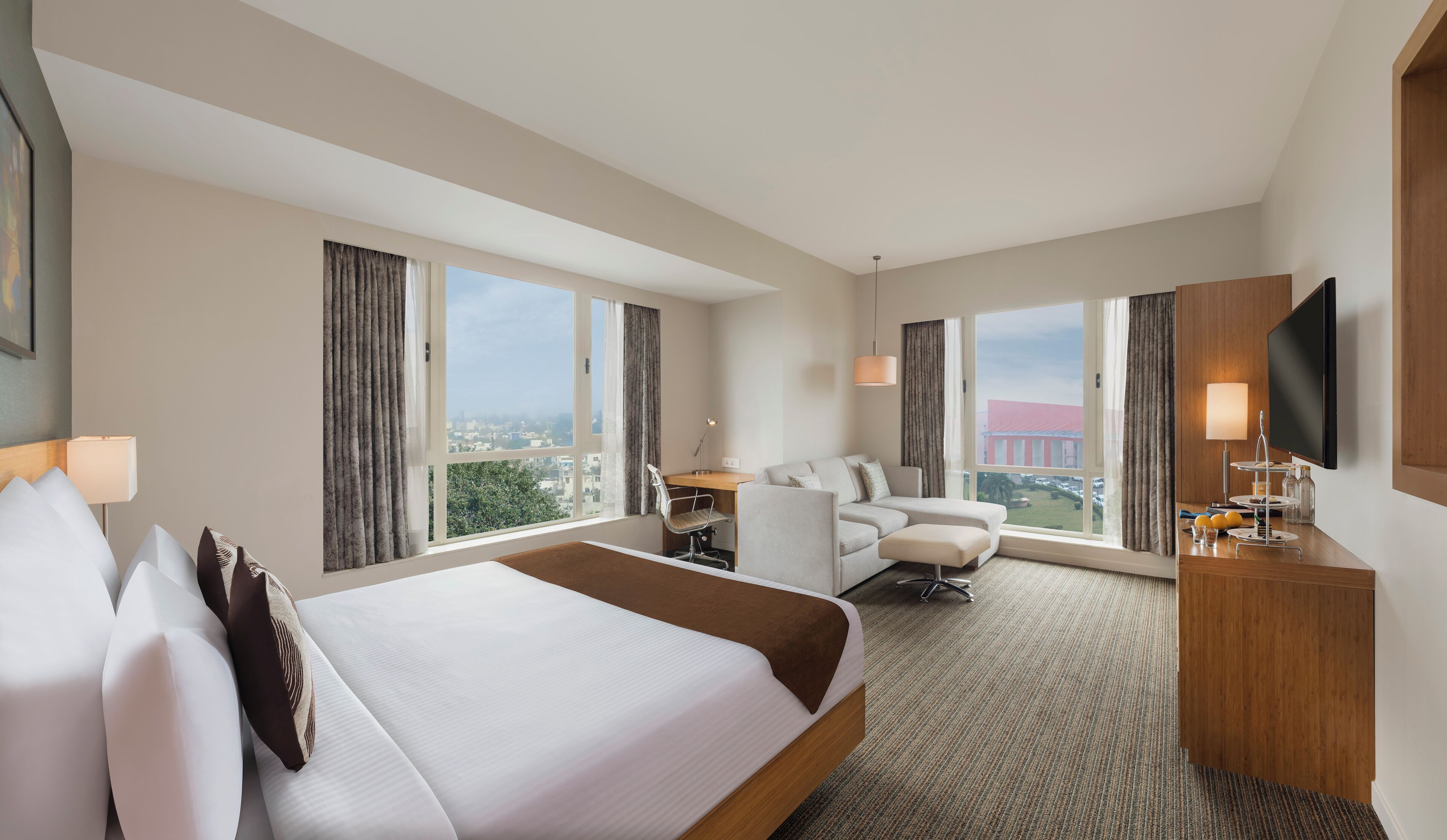 Deluxe Suite (Premium Lounge Access and Spa)