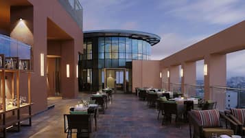 Breakfast, lunch, dinner served; local and international cuisine