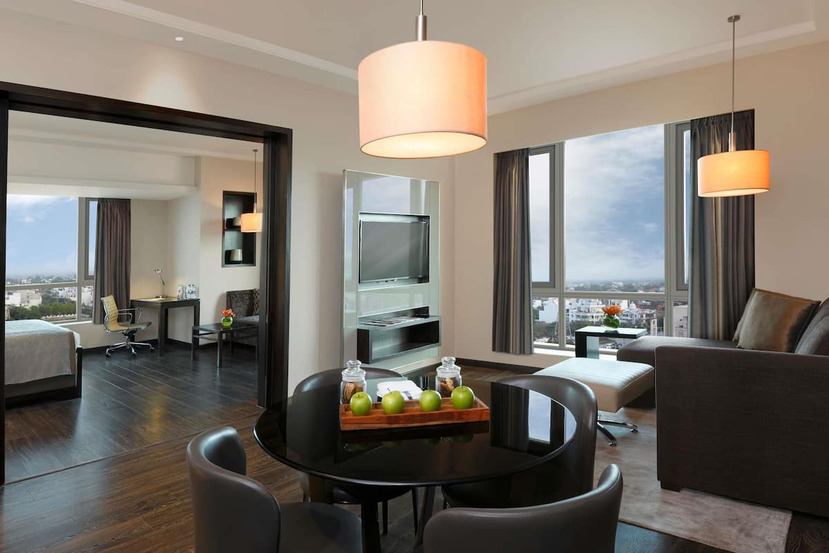 Deluxe Suite (Premium Lounge Access and Spa)