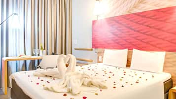 Standard-huone, 1 parisänky | Minibaari, tallelokero huoneessa, työpöytä, ilmainen Wi-Fi