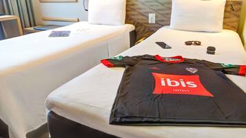 Standard Twin Room, 2 Twin Beds | Minibar, in-room safe, desk, free WiFi