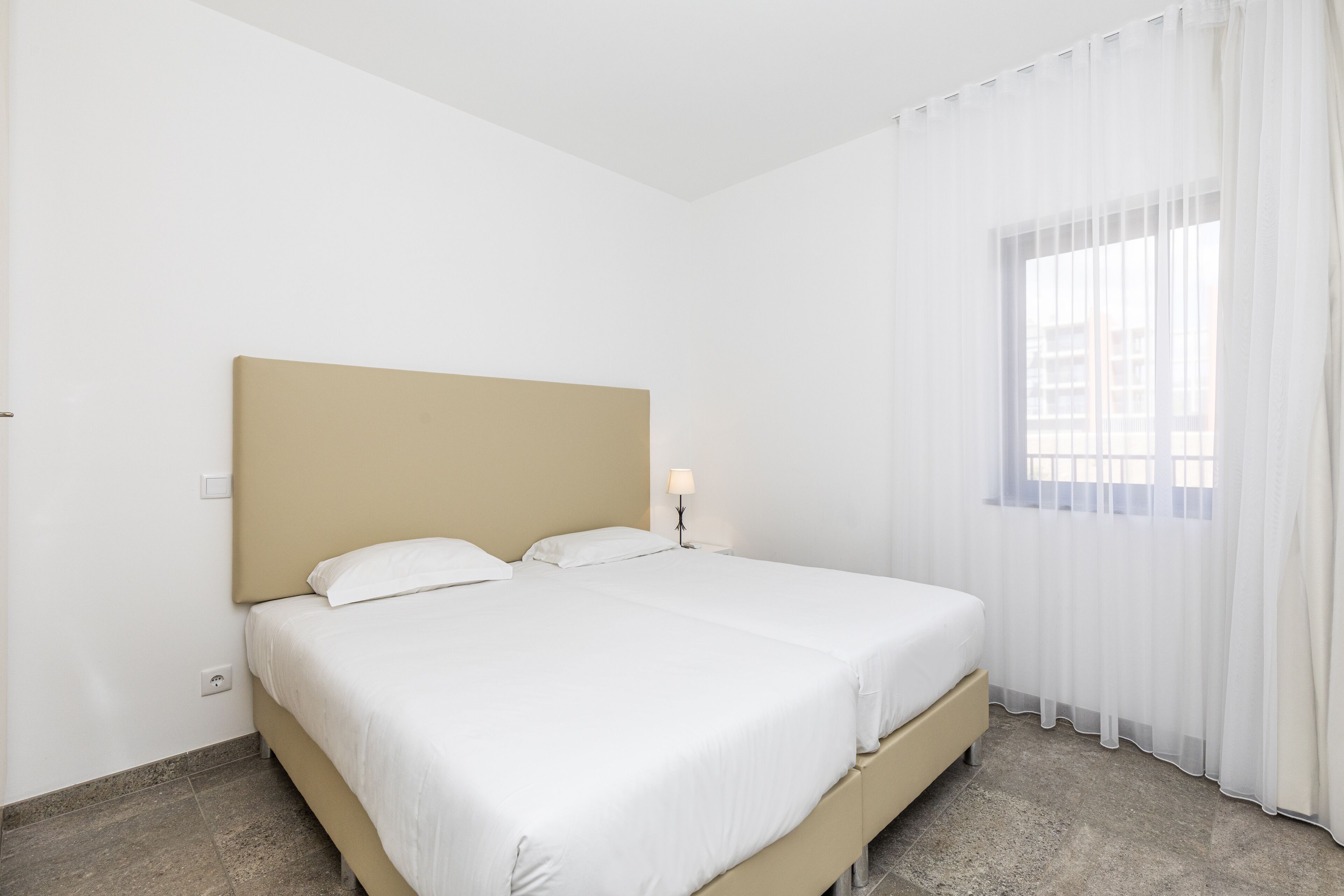 apartment, 3 bedrooms | minibar, desk, laptop workspace, soundproofing