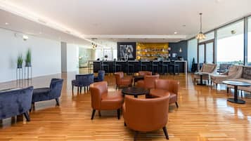 2 bars/lounges, poolside bar