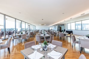 Lunch served - Algarve Race Resort Apartments (Portimão)