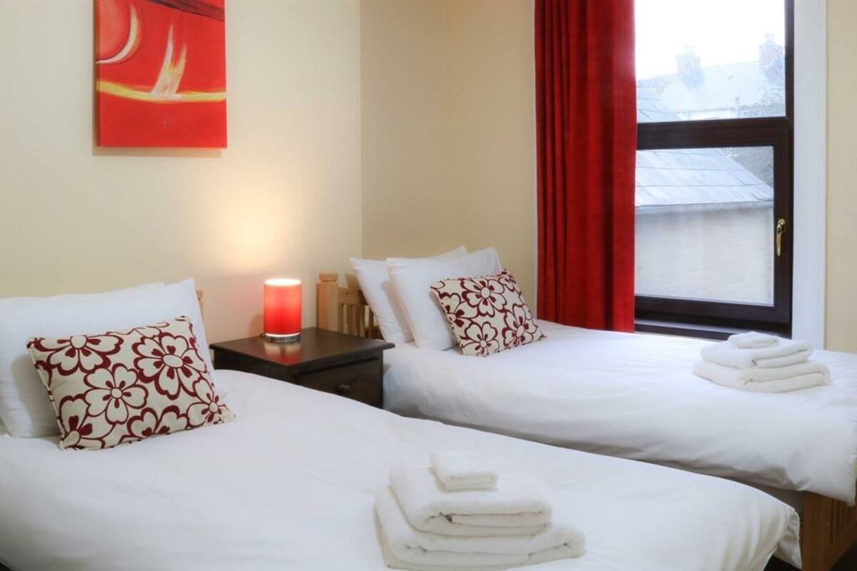 Twin Room, Shared Bathroom