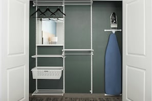 Premium bedding, in-room safe, laptop workspace, iron/ironing board