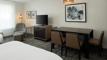 Hochwertige Bettwaren, Zimmersafe, laptopgeeigneter Arbeitsplatz