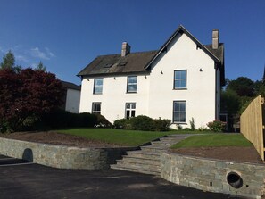 ด้านหน้าที่พัก