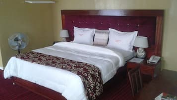 Suite | Blackout drapes, iron/ironing board, free WiFi