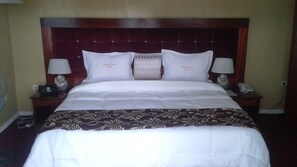 Suite | Blackout curtains, iron/ironing board, free WiFi - Kangle Plaza Hotel – Ngen Junction (Bamenda)