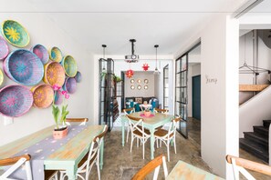 Tägliches inbegriffenes großes Frühstück