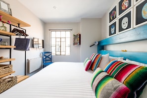 Deluxe Room | Premium bedding, down comforters, in-room safe, individually decorated - La Palomilla Bed & Breakfast (Mexico City)