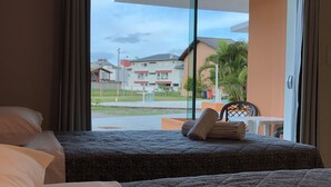 Deluxe Suite | Blackout drapes, WiFi (free) - Costa Allegra Ingleses Residence (Florianópolis)