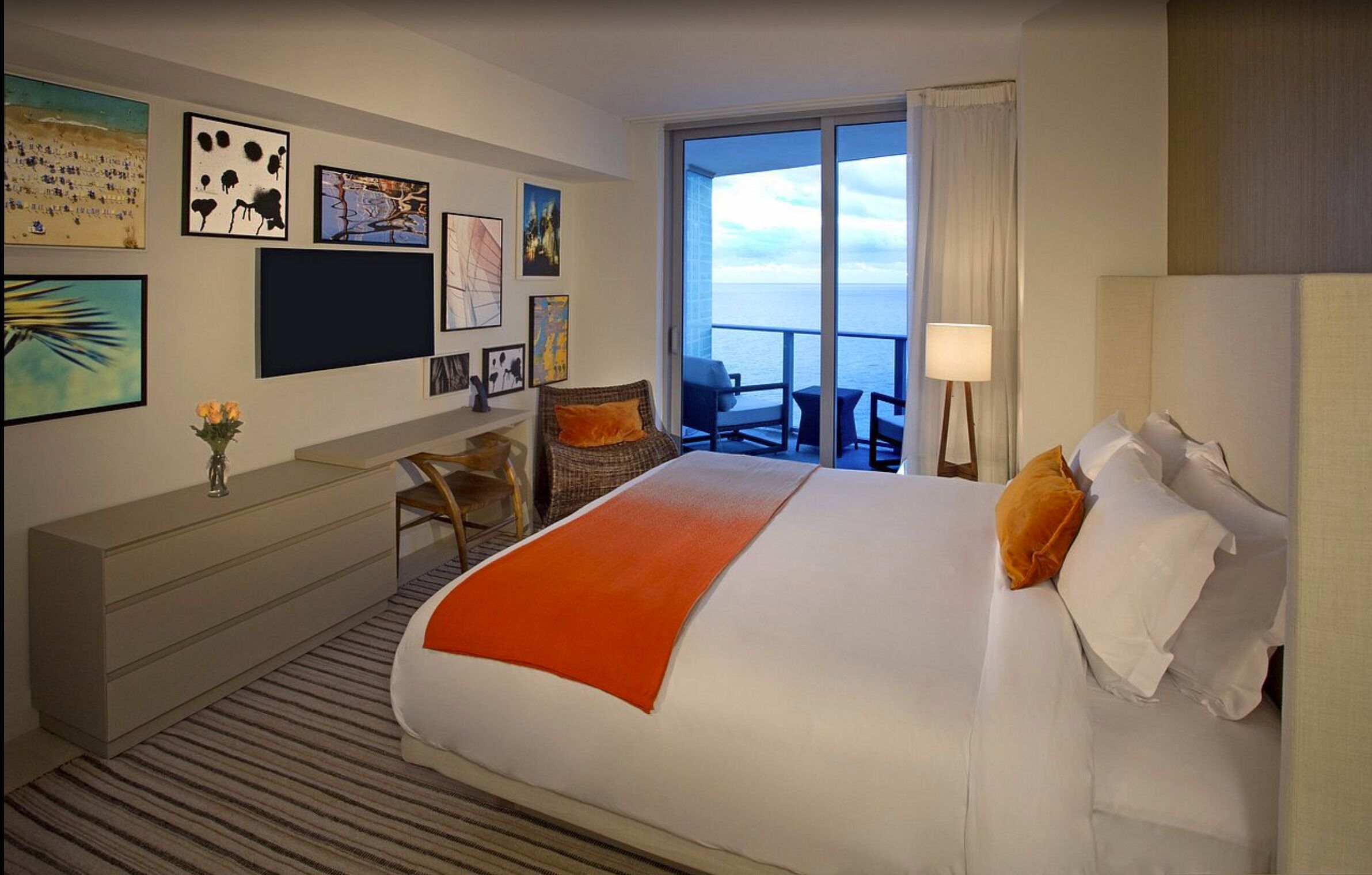 1 Schlafzimmer, hochwertige Bettwaren, Zimmersafe, Schreibtisch