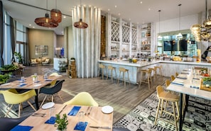 Bar (on property) - Lyfe Resort & Residences (Hollywood)