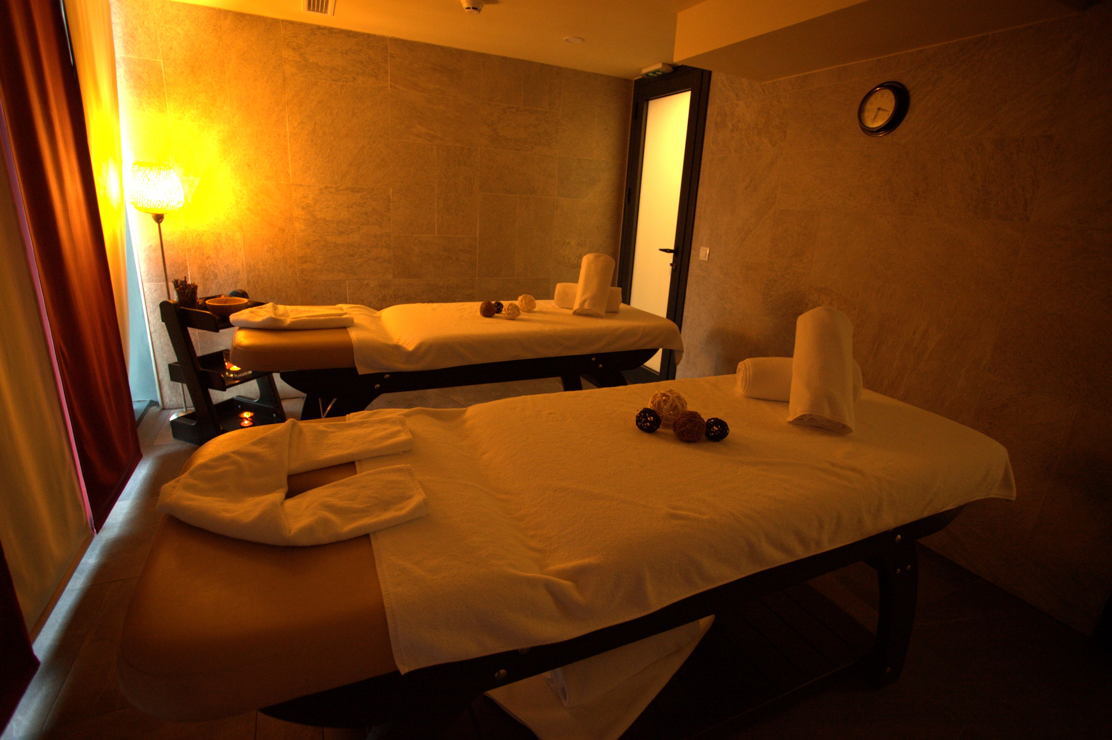 turkish bath/hammam, body treatments, aromatherapy, hot stone massages