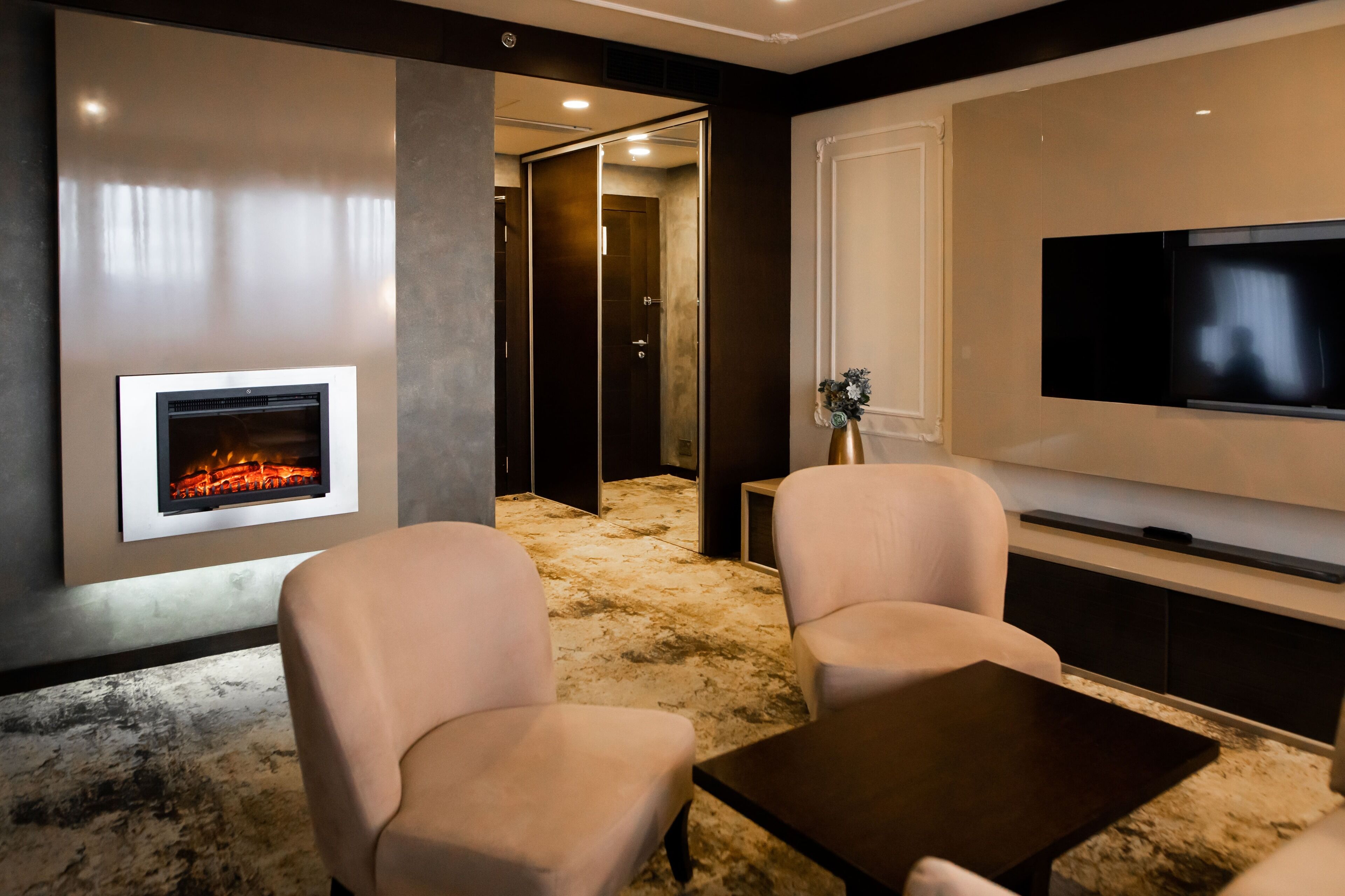 royal apartment, 1 bedroom, 2 bathrooms | 2 bedrooms, premium bedding, minibar, in-room safe