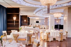 Indoor wedding - Malak Regency Hotel (Sarajevo)
