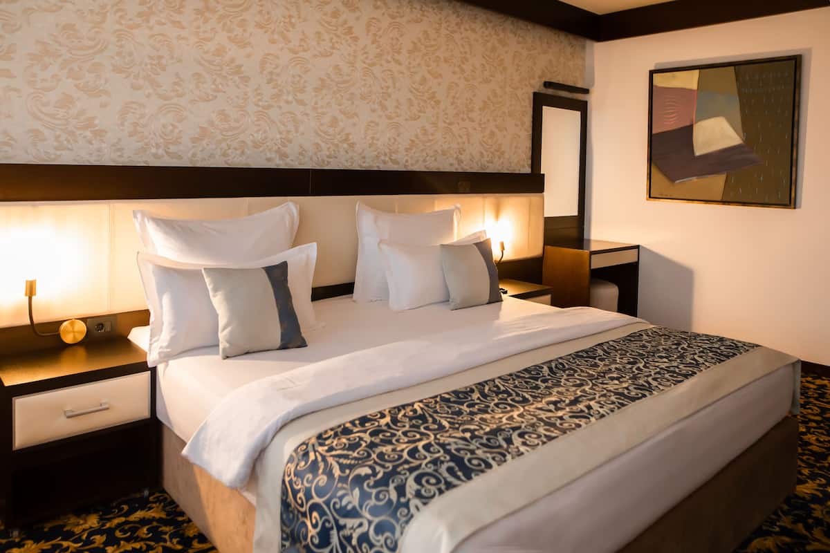 deluxe double or twin room | 2 bedrooms, premium bedding, minibar, in-room safe