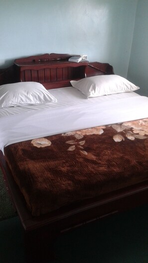 Minibar, blackout drapes, iron/ironing board, free WiFi - Kangle Plaza Hotel (Bamenda)