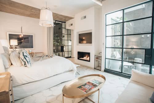 Premiun Suite King with Bathtub | Balcony view