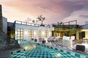 Hồ bơi ngoài trời 