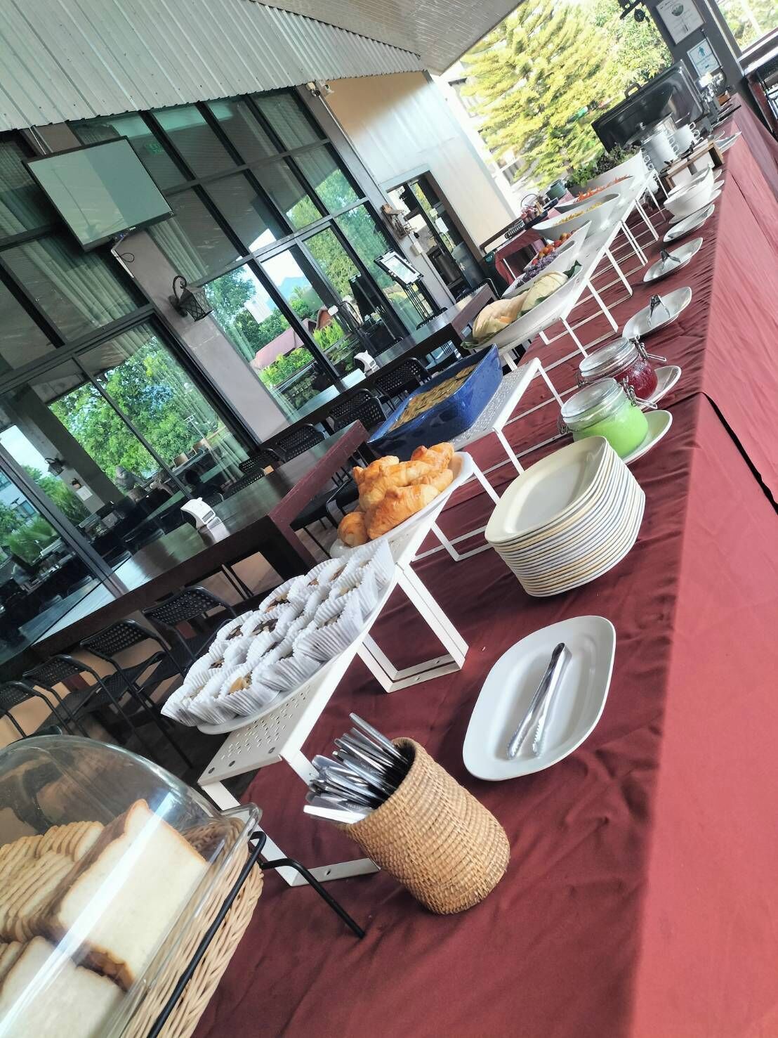 Petit déjeuner buffet servi tous les jours en supplément