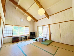 Kondominium, Bebas Asap Rokok, pemandangan danau | Wi-Fi gratis dan seprai linen