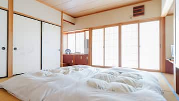 Free WiFi, bed sheets
