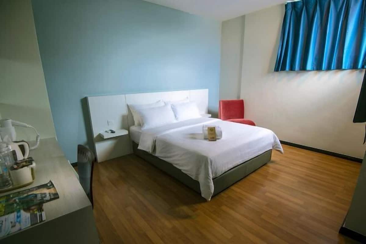 Schreibtisch, Bügeleisen/Bügelbrett, kostenloses WLAN, Bettwäsche