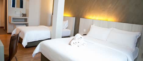 Chambre Double Deluxe | Bureau, fer et planche à repasser, Wi-Fi gratuit, draps fournis