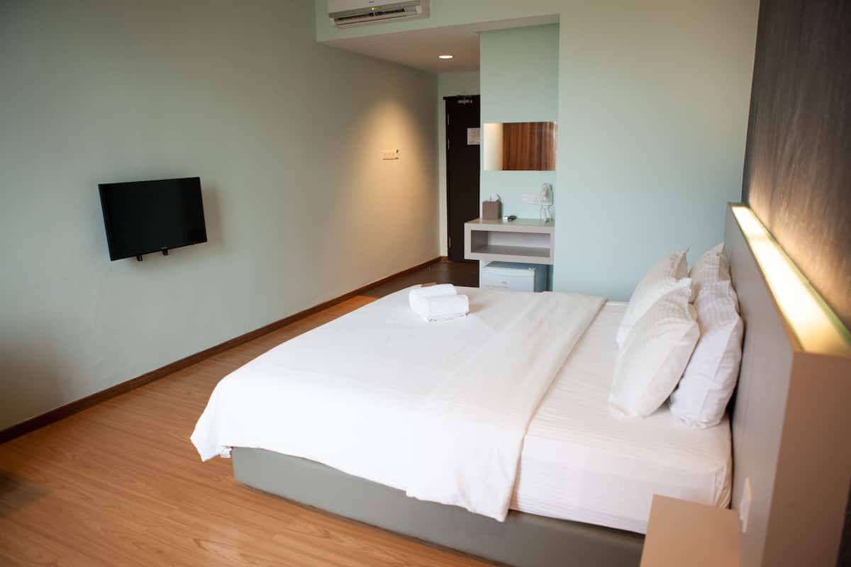 Standardzimmer, 1 King-Bett | Schreibtisch, Bügeleisen/Bügelbrett, kostenloses WLAN, Bettwäsche