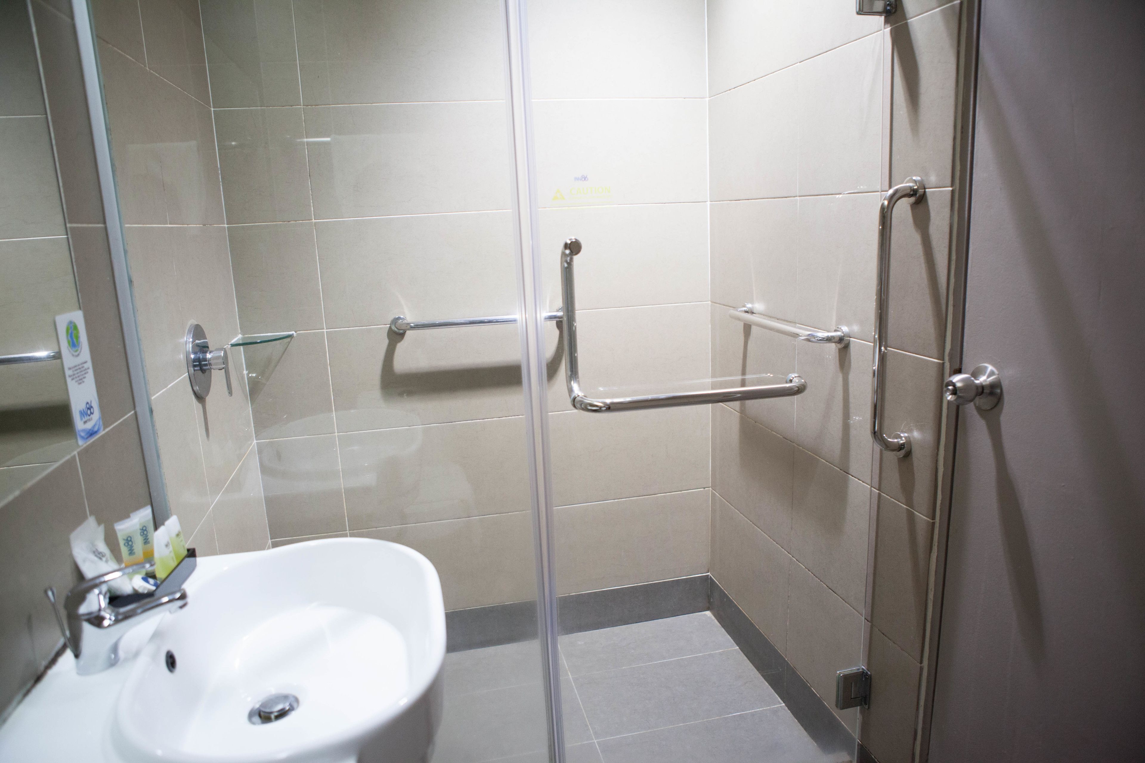 standard twin room | desk, iron/ironing board, free wifi, bed sheets