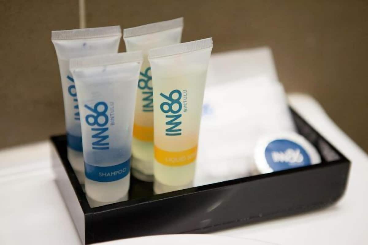 Dusche, kostenlose Toilettenartikel, Haartrockner, Bidet