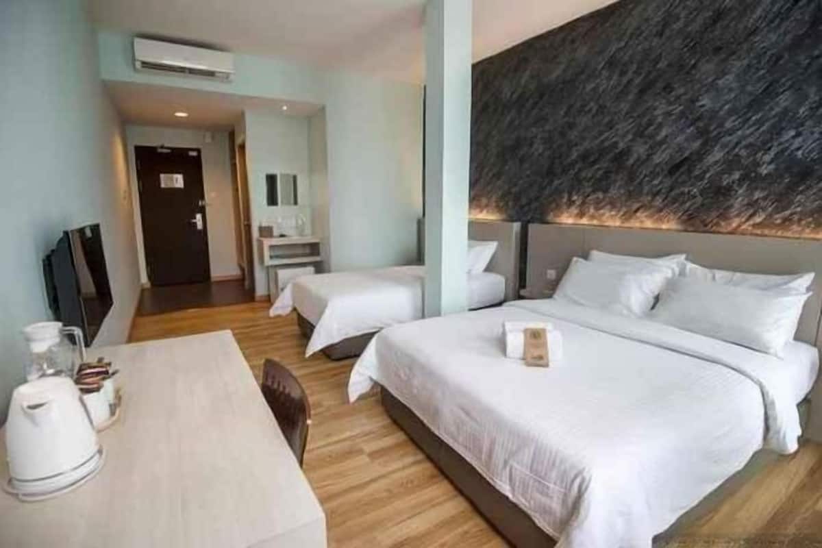 Schreibtisch, Bügeleisen/Bügelbrett, kostenloses WLAN, Bettwäsche