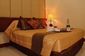 Studio (for 2) | Desk, free WiFi - La Casarita (Manila)