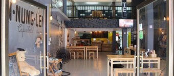 Norn Nung Len Cafe & Hostel