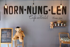 Interior entrance - Norn Nung Len Cafe & Hostel (Chiang Rai)