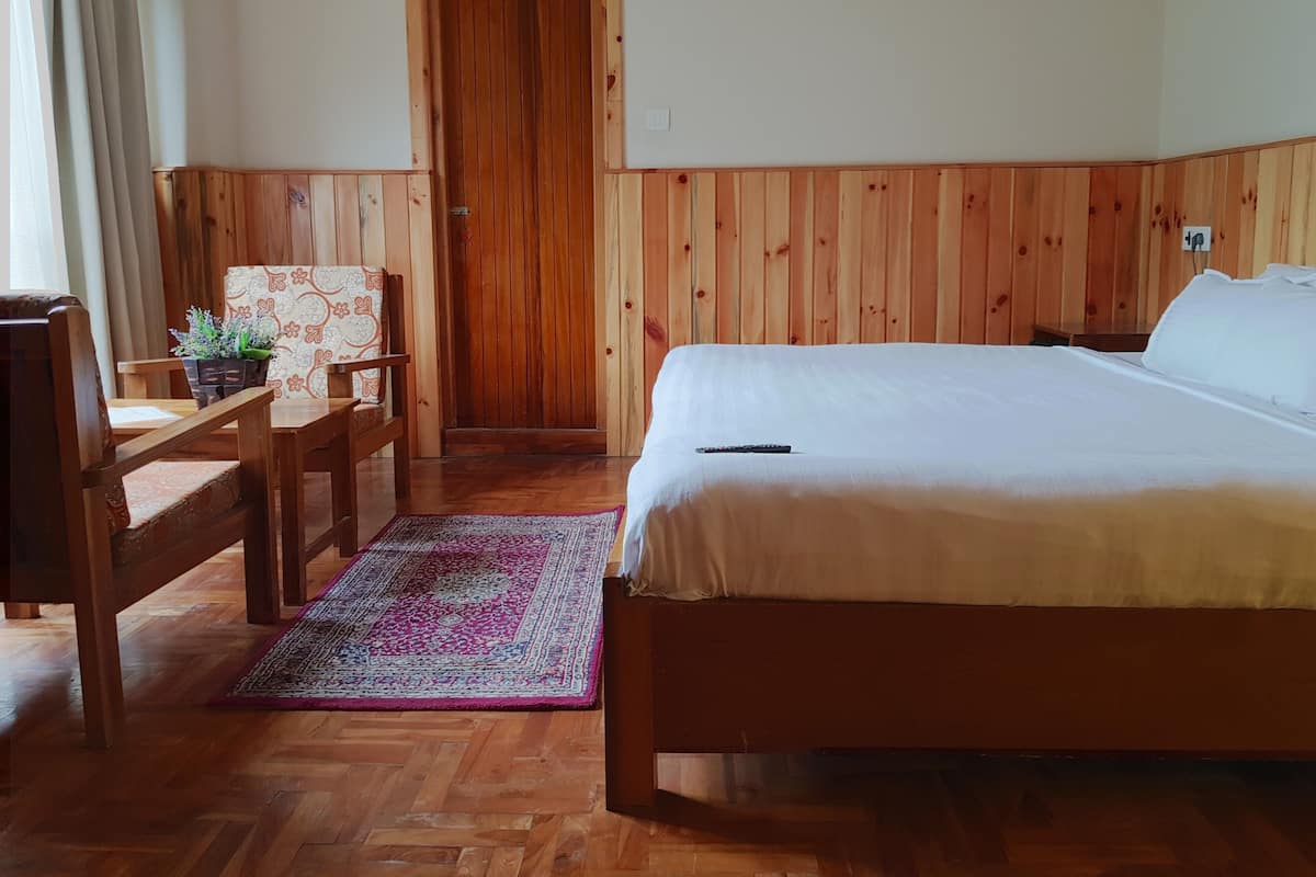 Deluxe Double or Twin Room | Minibar, desk, rollaway beds (surcharge), WiFi (free)