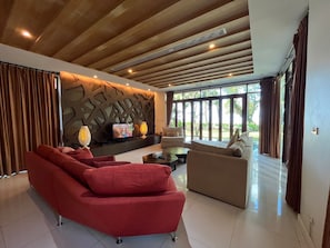 4 Bedrooms Private Pool Villa | Coin séjour