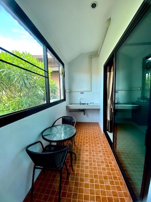 1 bedroom, desk, blackout drapes, free WiFi