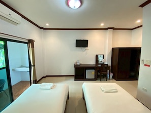 Superior Twin Room | 1 bedroom, desk, blackout drapes, free WiFi