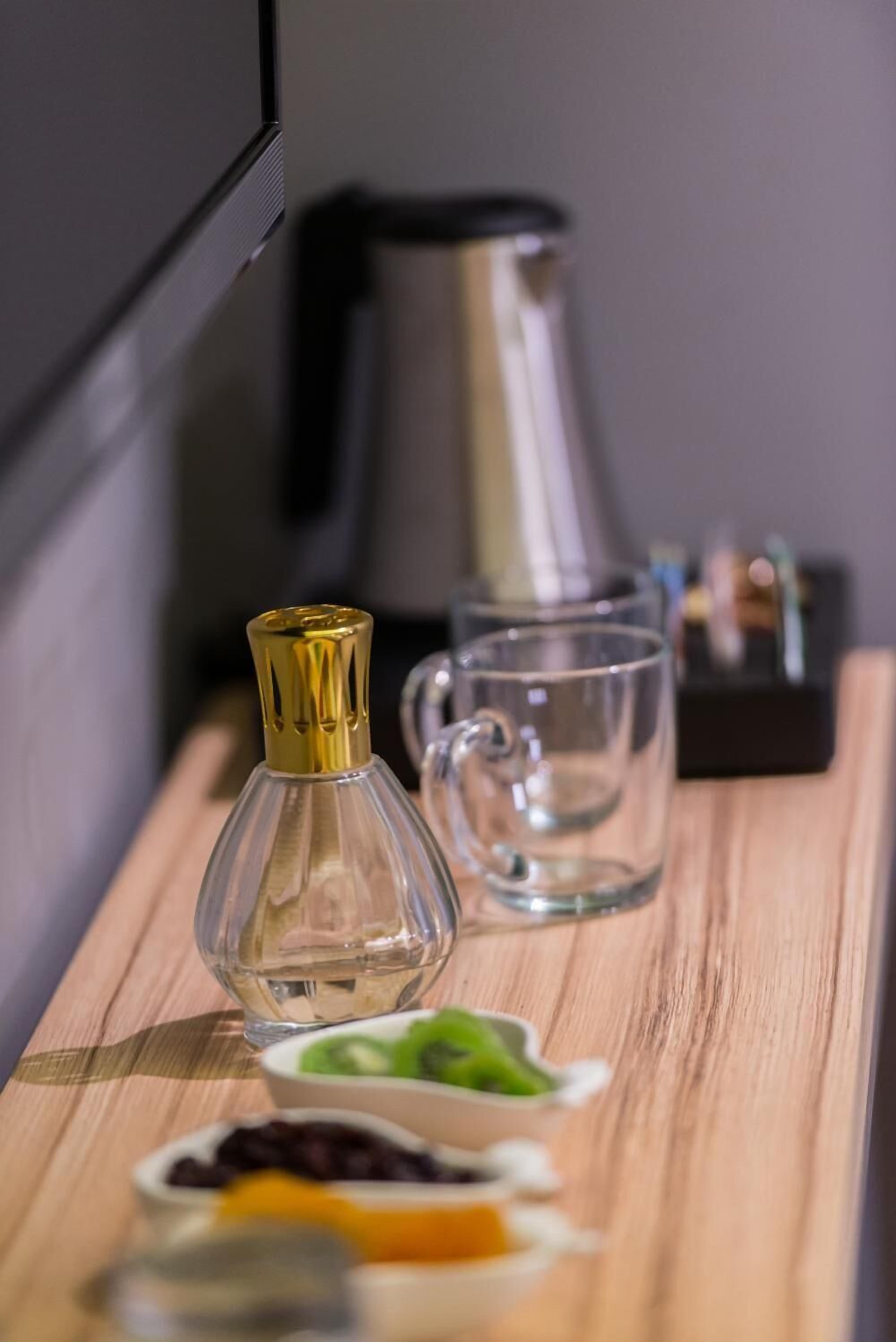 coffee/tea maker, electric kettle