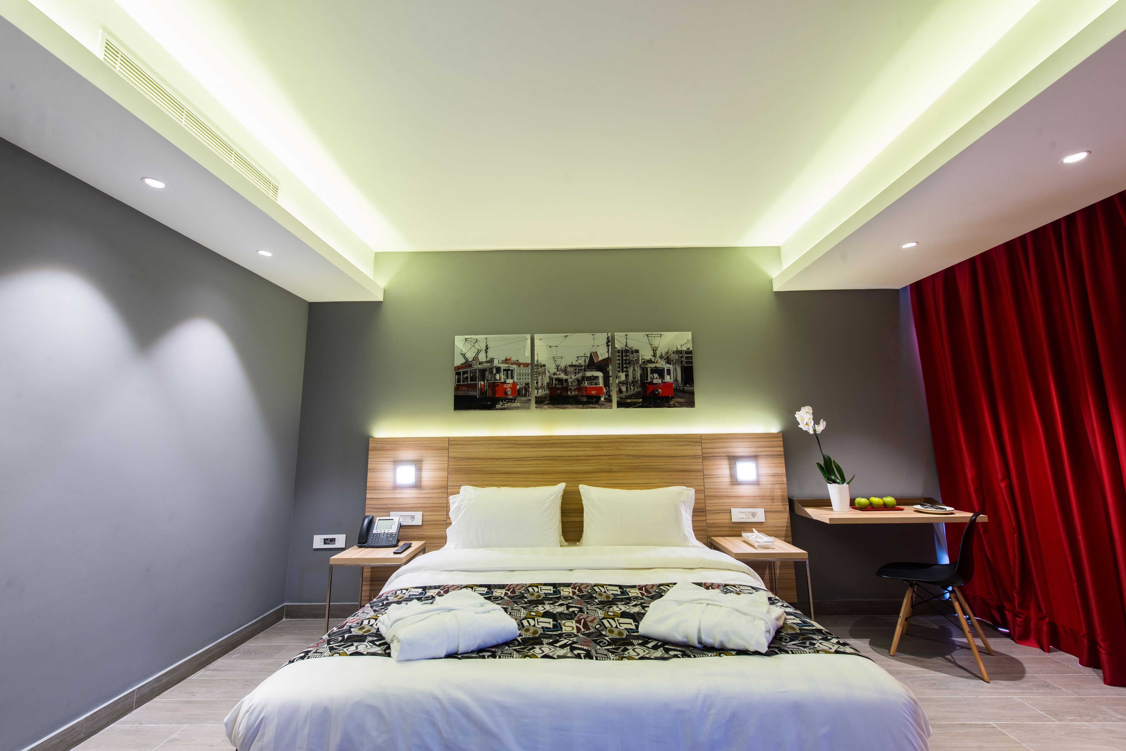 1 bedroom, minibar, in-room safe, blackout curtains