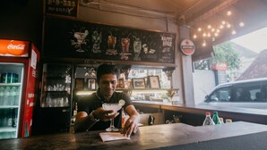 Bar (on property) - Kayun Hostel (Legian)