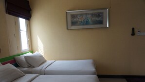 Habitació estàndard | Escriptori i wifi gratuïta 