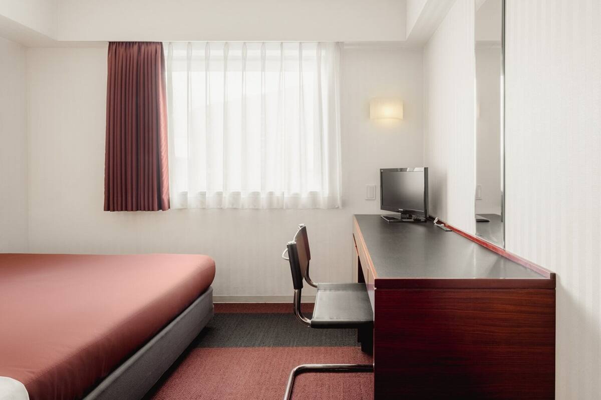 ห้องเบสิกดับเบิล, ปลอดบุหรี่ (1 Semi Double Bed) | เครื่องนอนป้องกันสารก่อภูมิแพ้, โต๊ะทำงาน, พื้นที่ทำงานแบบใช้แล็ปท็อป