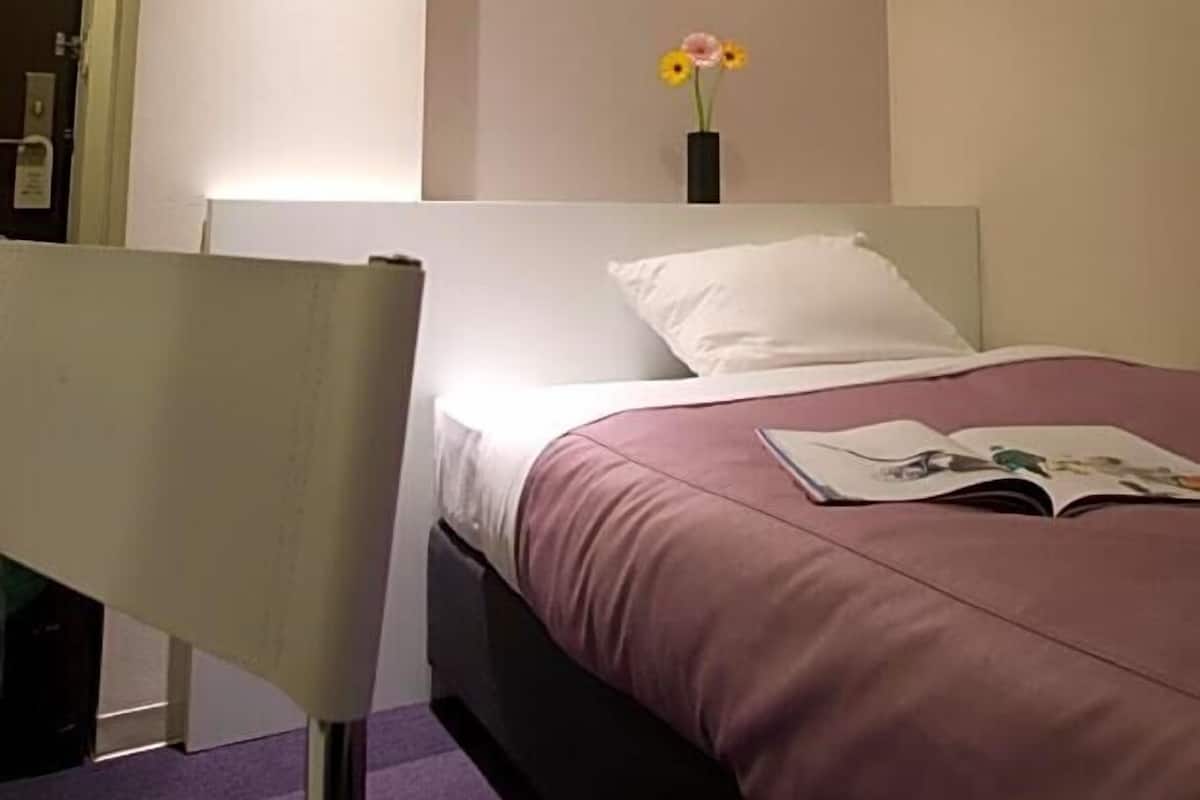 Hypo-allergenic bedding, desk, laptop workspace, soundproofing