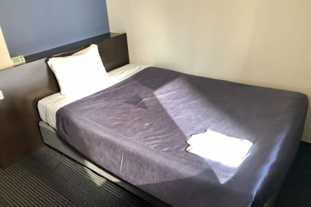Hypo-allergenic bedding, desk, laptop workspace, soundproofing