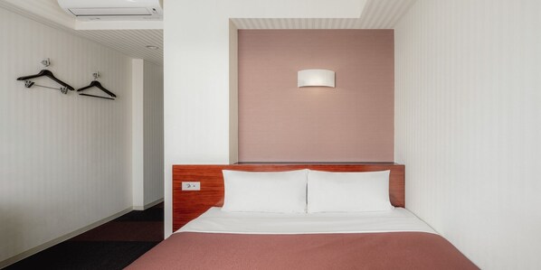 Basic Double Room, Non Smoking (1 Semi Double Bed) | Hypo-allergenic bedding, desk, laptop workspace, blackout drapes